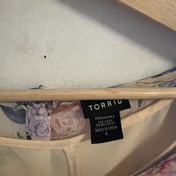 Cream Floral Sheer Blouse - Picture 5 of 6